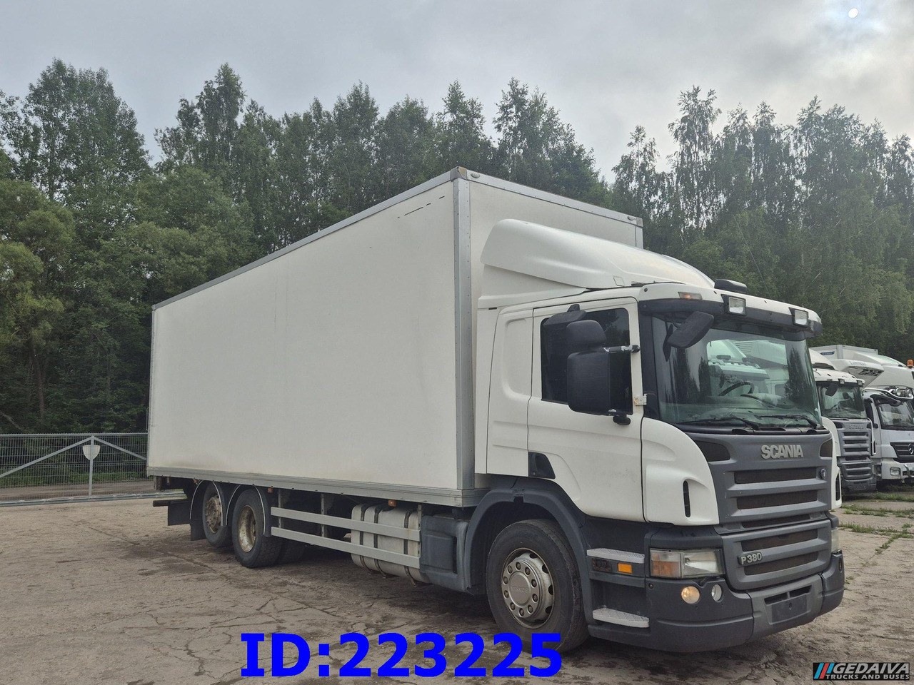 SCANIA P380 6x2 Open side box - Грузовик с закрытым кузовом: фото 4 SCANIA P380 6x2 Open side box - Грузовик с закрытым кузовом: фото 4
