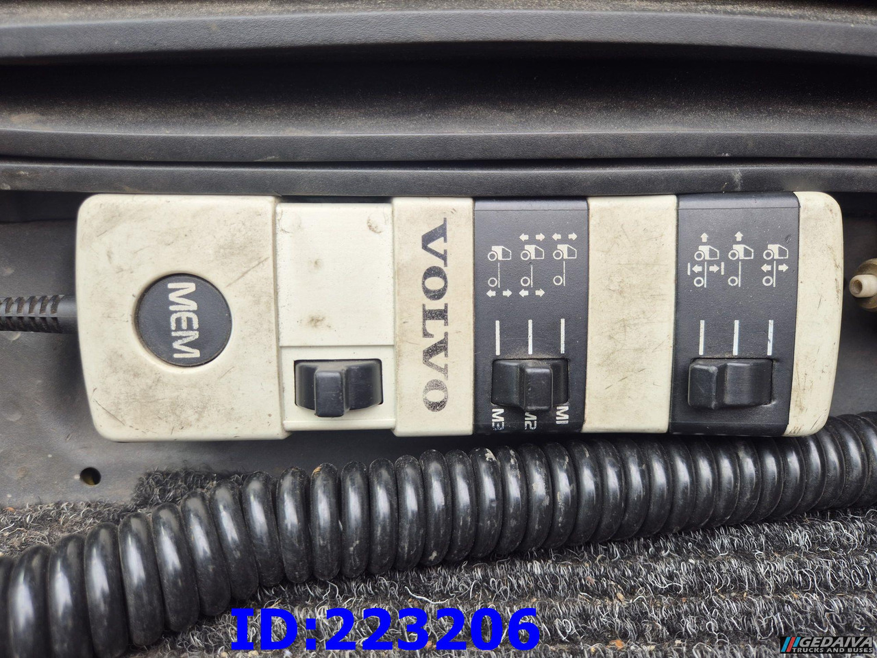 Изотермический грузовик VOLVO FH12 420HP 6x2: фото 12