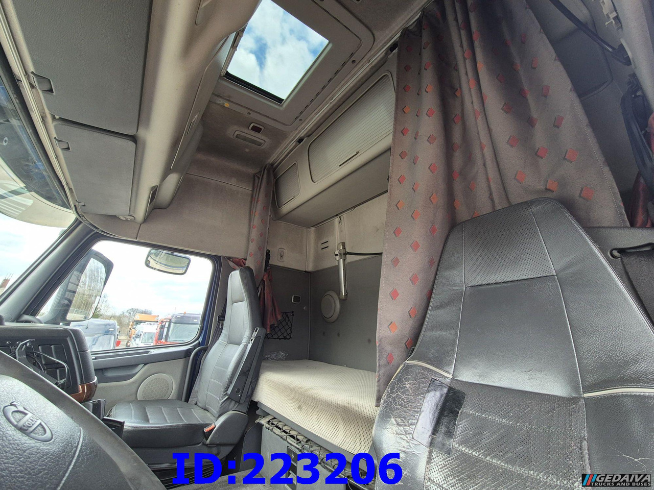 Изотермический грузовик VOLVO FH12 420HP 6x2: фото 14