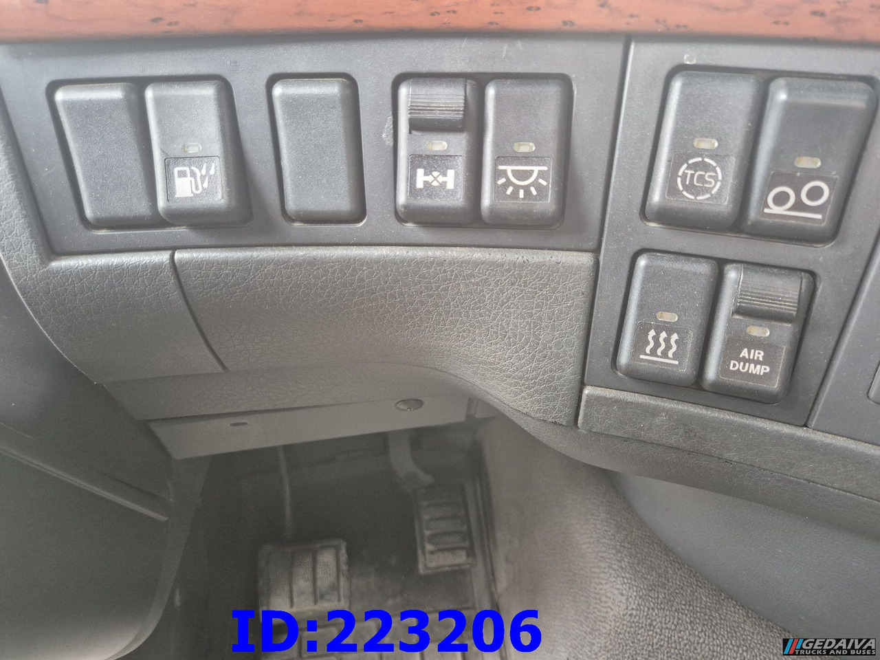 Изотермический грузовик VOLVO FH12 420HP 6x2: фото 15