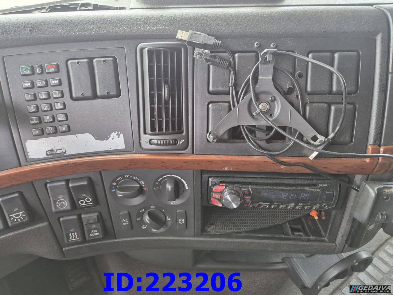Изотермический грузовик VOLVO FH12 420HP 6x2: фото 18