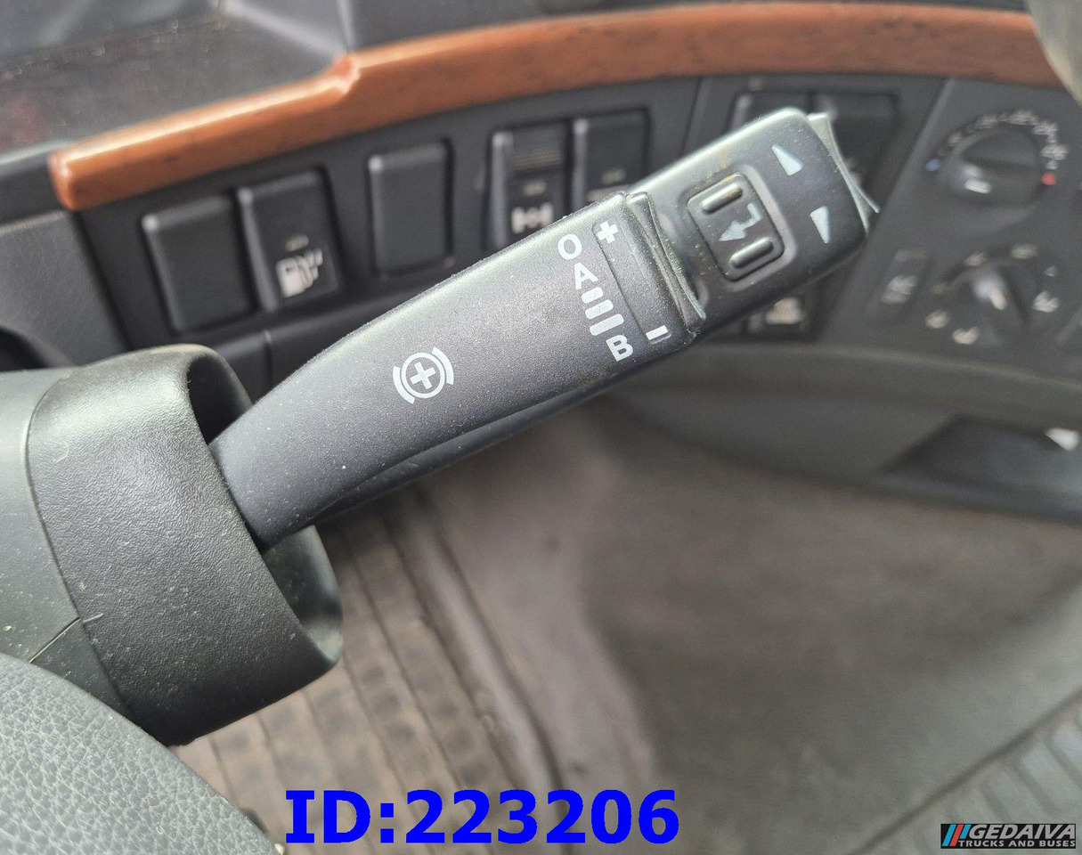 Изотермический грузовик VOLVO FH12 420HP 6x2: фото 17