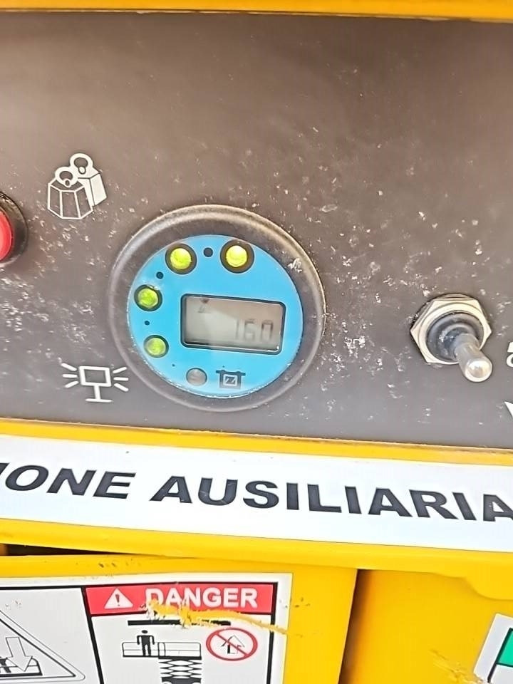 Haulotte Compact 10 N  - Ножничный подъемник: фото 4 Haulotte Compact 10 N  - Ножничный подъемник: фото 4