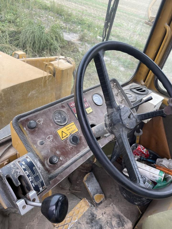 Hydrema 807 - Экскаватор-погрузчик: фото 4 Hydrema 807 - Экскаватор-погрузчик: фото 4