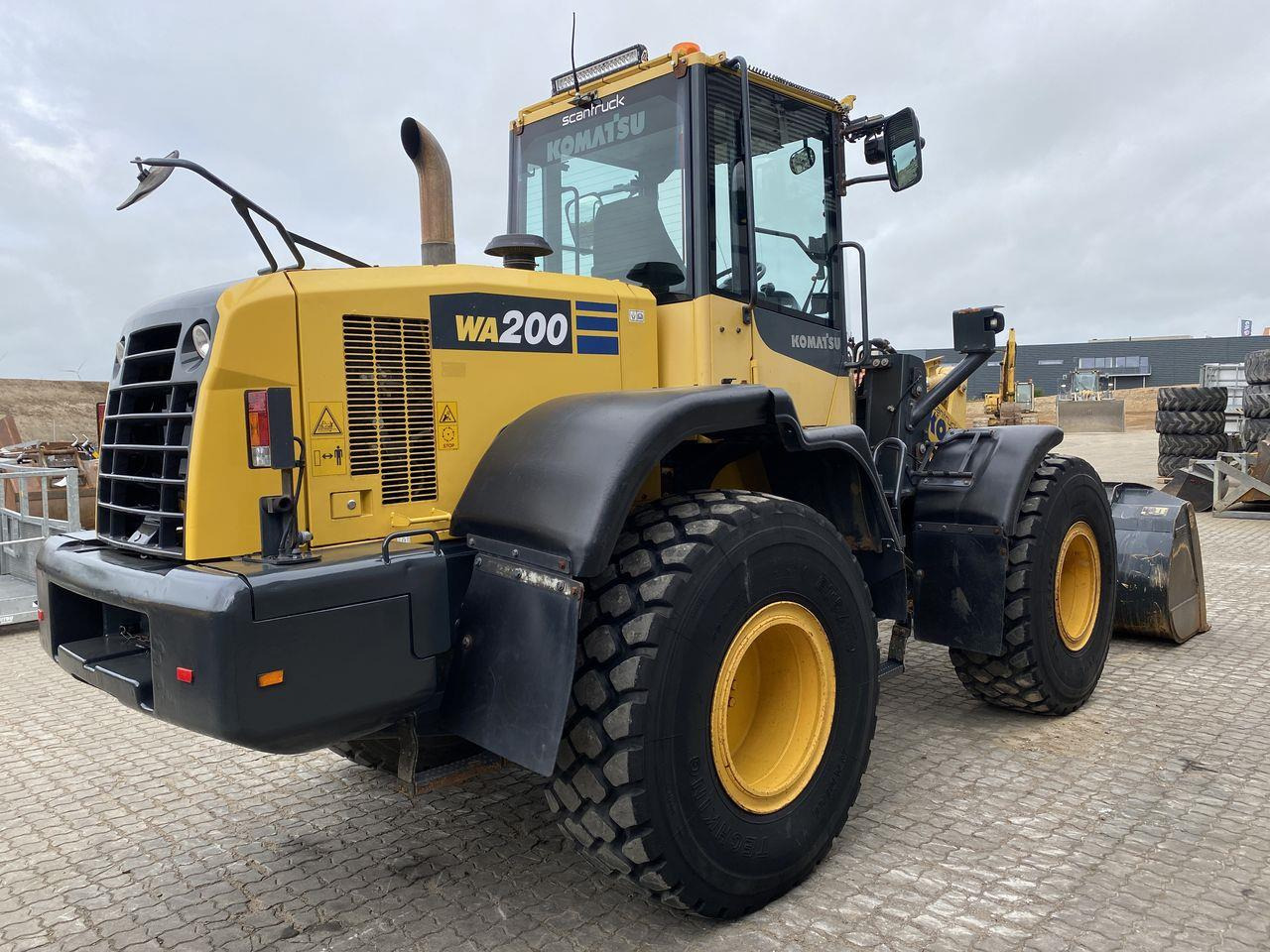 Komatsu WA200-7 - Колёсный погрузчик: фото 4 Komatsu WA200-7 - Колёсный погрузчик: фото 4