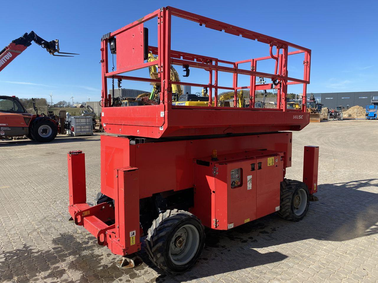 Manitou 140SC - Ножничный подъемник: фото 4 Manitou 140SC - Ножничный подъемник: фото 4