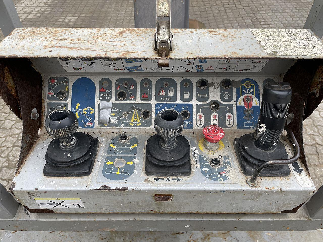 Manitou 260TJ - Телескопический подъемник: фото 3 Manitou 260TJ - Телескопический подъемник: фото 3