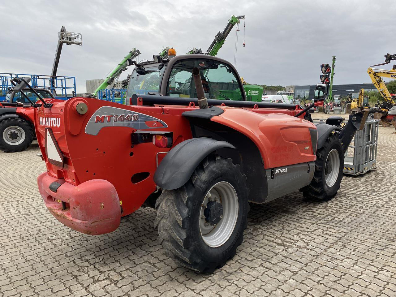 Manitou MT1440A ST3B - Телескопический погрузчик: фото 4 Manitou MT1440A ST3B - Телескопический погрузчик: фото 4