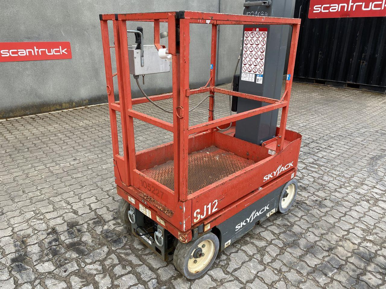 Skyjack SJ12 - Вертикальный мачтовый подъемник: фото 1 Skyjack SJ12 - Вертикальный мачтовый подъемник: фото 1