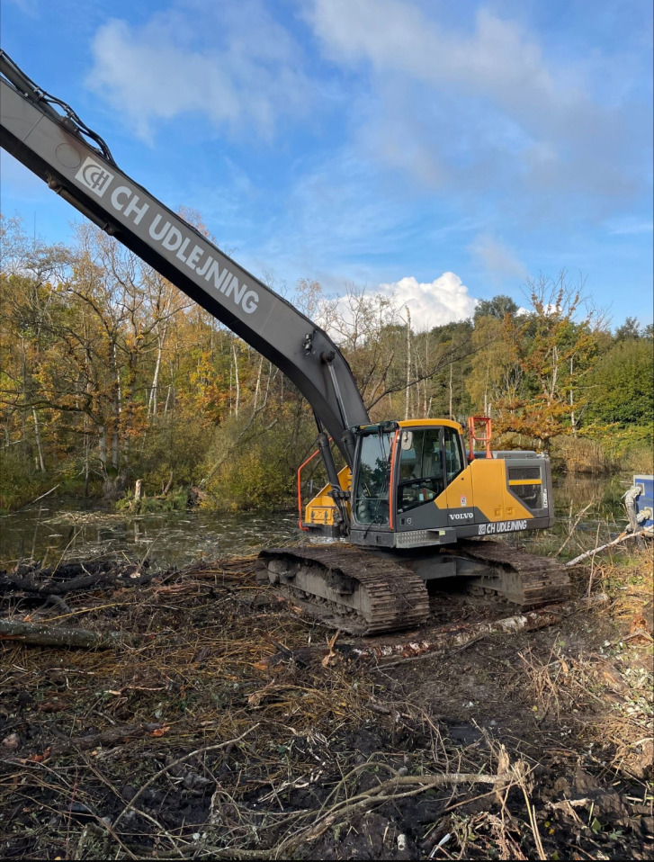 Volvo EC250E LR - Гусеничный экскаватор: фото 1 Volvo EC250E LR - Гусеничный экскаватор: фото 1