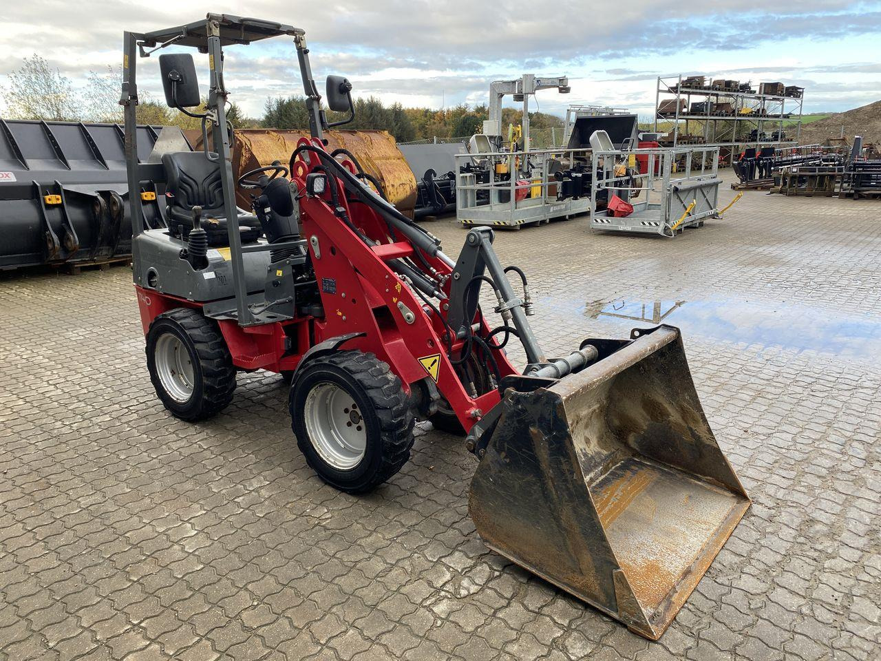 Weidemann 1140 - Компактный фронтальный погрузчик: фото 5 Weidemann 1140 - Компактный фронтальный погрузчик: фото 5