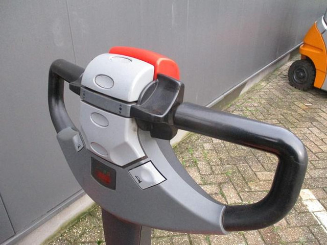 BT SWE 120 - Штабелер: фото 5 BT SWE 120 - Штабелер: фото 5