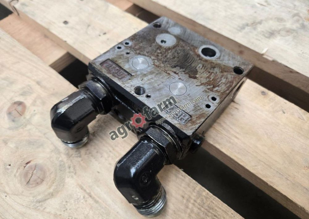 Pokrywa końcowa Valtra T170, T171, T140 - Гидравлика: фото 3 Pokrywa końcowa Valtra T170, T171, T140 - Гидравлика: фото 3