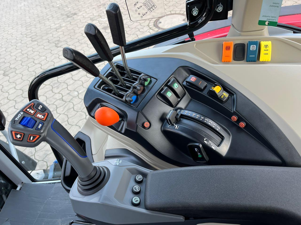 Новый Трактор Massey Ferguson 5M.115 Dyna-4 Essential: фото 8