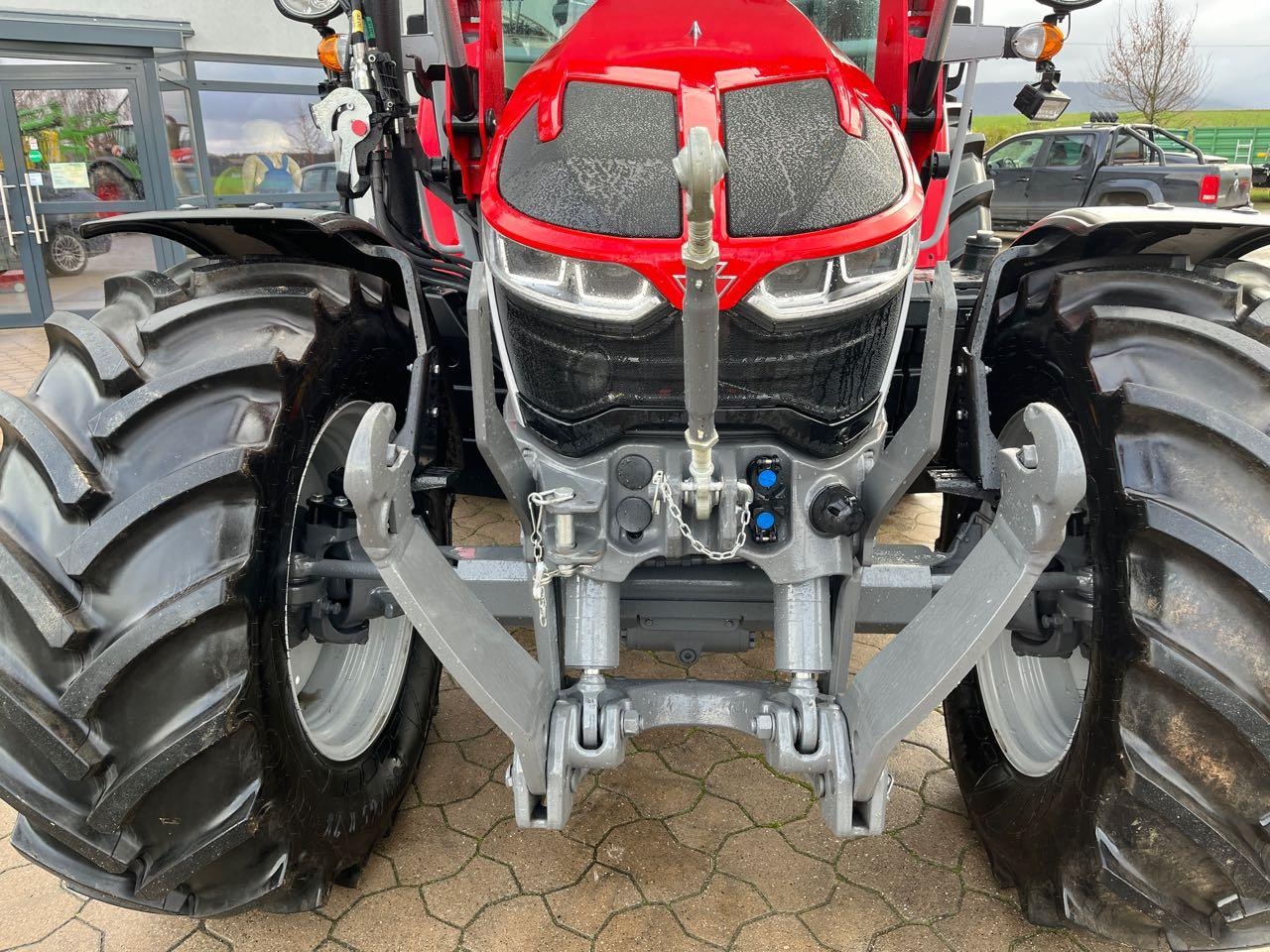 Massey Ferguson 5S. 125 Dyna-6 - Трактор: фото 4 Massey Ferguson 5S. 125 Dyna-6 - Трактор: фото 4