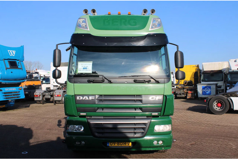 DAF CF 85.460 8X4 + 30 TON VDL hook + euro 5 - Крюковой мультилифт: фото 2 DAF CF 85.460 8X4 + 30 TON VDL hook + euro 5 - Крюковой мультилифт: фото 2