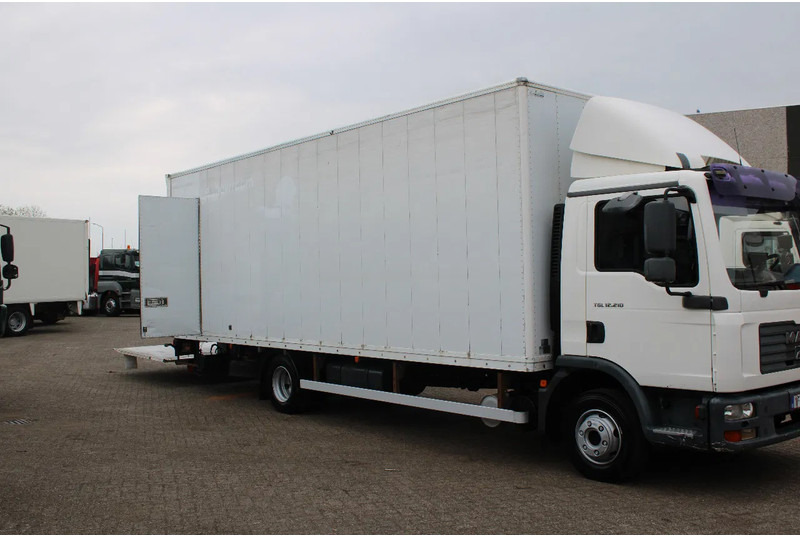 MAN TGL 12.210 + LIFT + MANUAL - Грузовик с закрытым кузовом: фото 3 MAN TGL 12.210 + LIFT + MANUAL - Грузовик с закрытым кузовом: фото 3
