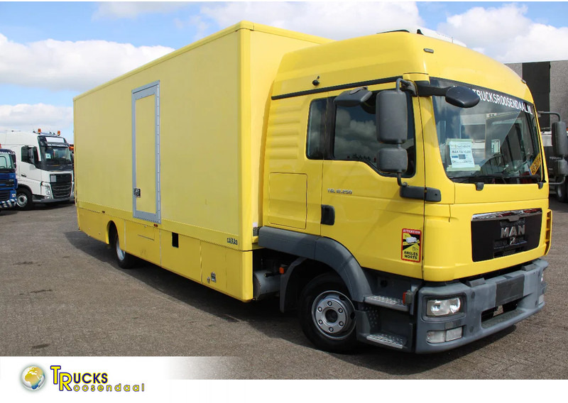 MAN TGL 12.250 + EURO 5 + LIFT - Грузовик с закрытым кузовом: фото 1 MAN TGL 12.250 + EURO 5 + LIFT - Грузовик с закрытым кузовом: фото 1