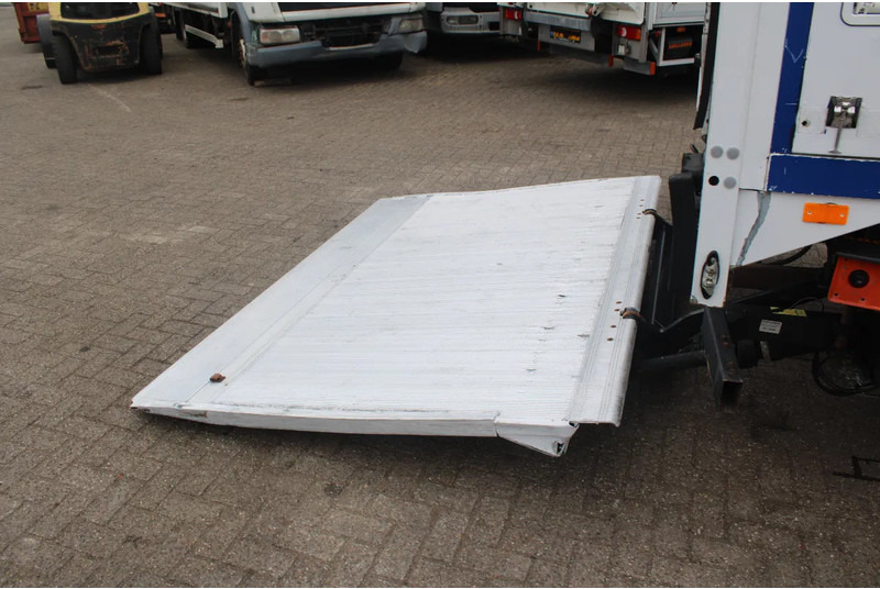 Грузовик с закрытым кузовом Mercedes-Benz Antos 360 + euro 6 + lift: фото 9