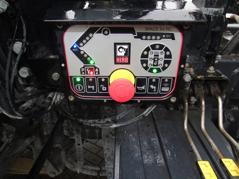 Самосвал, Автоманипулятор Mercedes-Benz Arocs 2643 + HIAB HIDUO 188B-3 + 6X4 + 3 SIDE TIPPER + REMOTE: фото 16