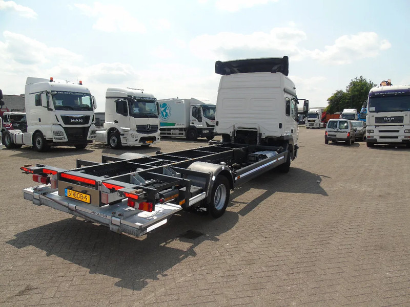 Mercedes-Benz Atego 1218 + EURO 6 + 5 PERS + BDF + LIFT - Грузовик-контейнеровоз/ Сменный кузов: фото 3 Mercedes-Benz Atego 1218 + EURO 6 + 5 PERS + BDF + LIFT - Грузовик-контейнеровоз/ Сменный кузов: фото 3