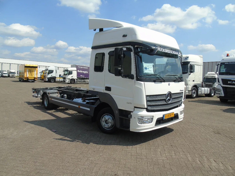 Mercedes-Benz Atego 1218 + EURO 6 + 5 PERS + BDF + LIFT - Грузовик-контейнеровоз/ Сменный кузов: фото 2 Mercedes-Benz Atego 1218 + EURO 6 + 5 PERS + BDF + LIFT - Грузовик-контейнеровоз/ Сменный кузов: фото 2