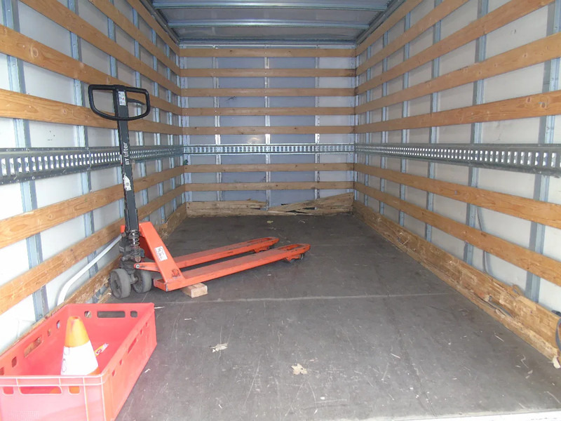 Mercedes-Benz Sprinter 314 + lift - Фургон с закрытым кузовом: фото 4 Mercedes-Benz Sprinter 314 + lift - Фургон с закрытым кузовом: фото 4