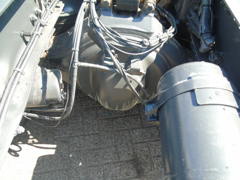Тягач Mercedes-Benz Actros 1846 + RETARDER + EURO 5 + MP3 + 2 PEDALS + PTO: фото 18