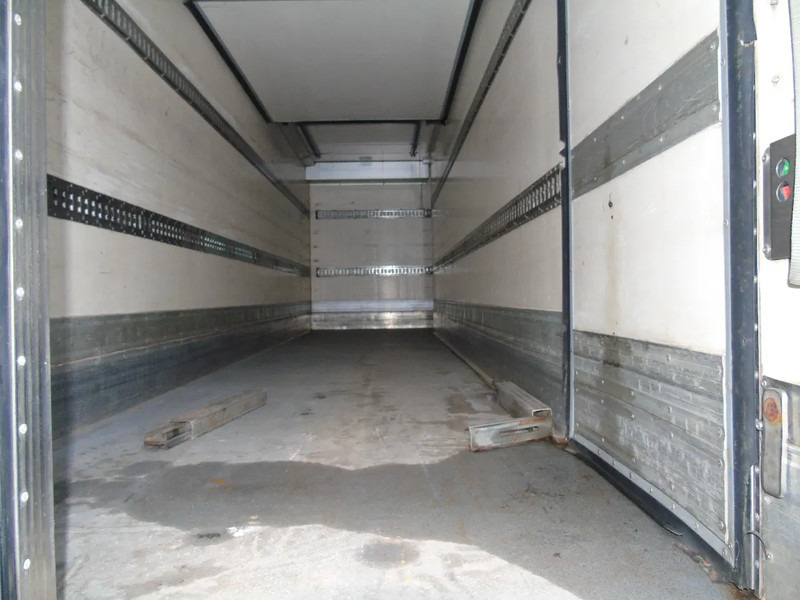 Рефрижератор Volvo FE 260 + THERMO KING + DHOLLANDIA LOADLIFT: фото 15 Рефрижератор Volvo FE 260 + THERMO KING + DHOLLANDIA LOADLIFT: фото 15