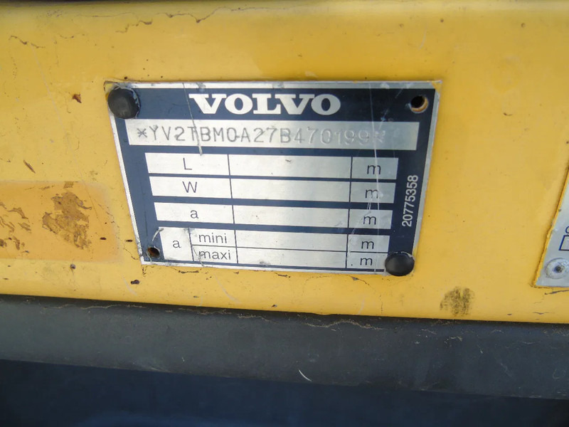 Грузовик с закрытым кузовом Volvo FL 240 + MANUAL + lift: фото 19