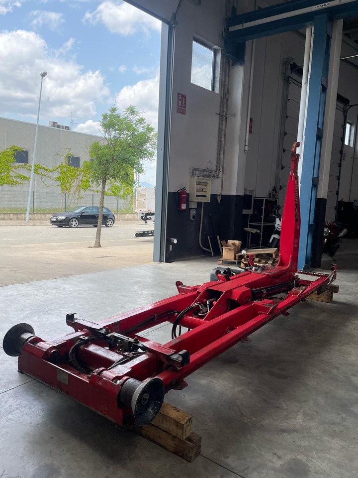 Multilift XR 10 S 36 - Самоопрокидывающийся контейнер: фото 1 Multilift XR 10 S 36 - Самоопрокидывающийся контейнер: фото 1