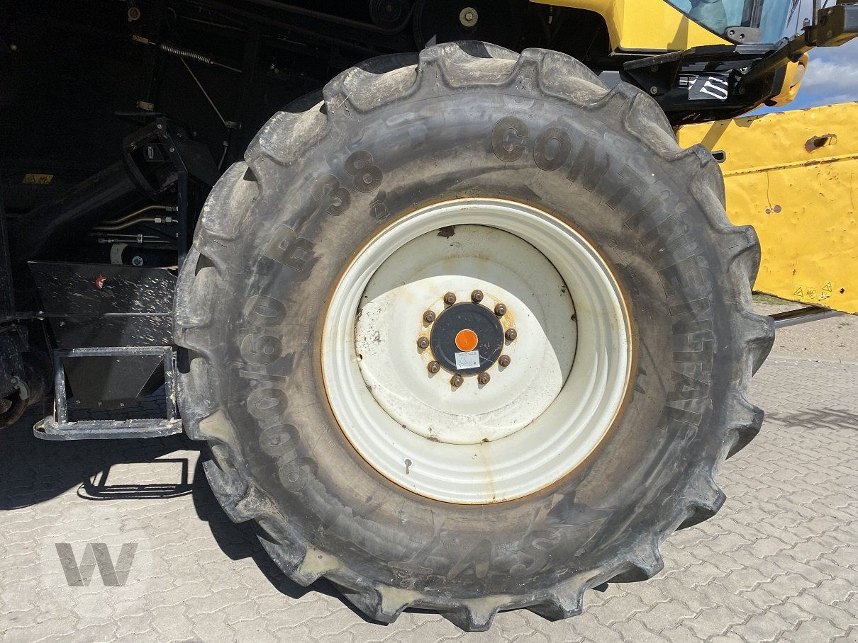 New Holland CR 9090 - Зерноуборочный комбайн: фото 3 New Holland CR 9090 - Зерноуборочный комбайн: фото 3