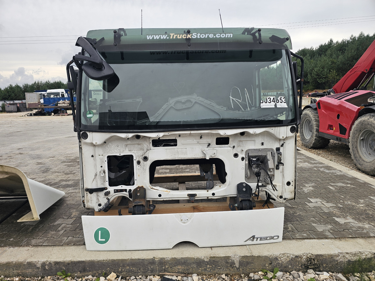 MERCEDES-BENZ ATEGO EURO 6 / CABINE - Кабина: фото 2 MERCEDES-BENZ ATEGO EURO 6 / CABINE - Кабина: фото 2