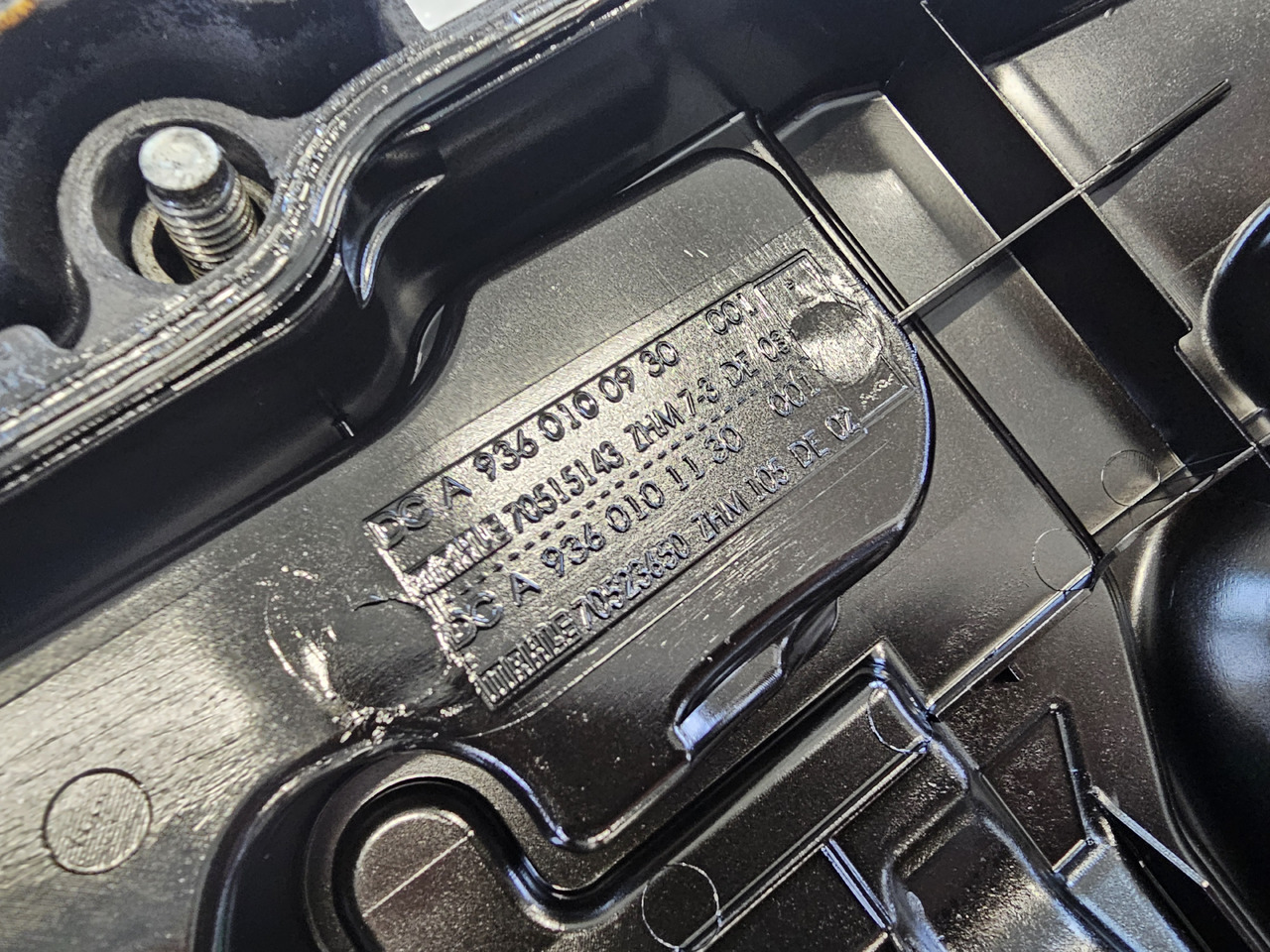 MERCEDES-BENZ ATEGO MP4 EURO 6 / OM936 / ENGINE COVER / A9360100930 - Двигатель и запчасти: фото 4 MERCEDES-BENZ ATEGO MP4 EURO 6 / OM936 / ENGINE COVER / A9360100930 - Двигатель и запчасти: фото 4