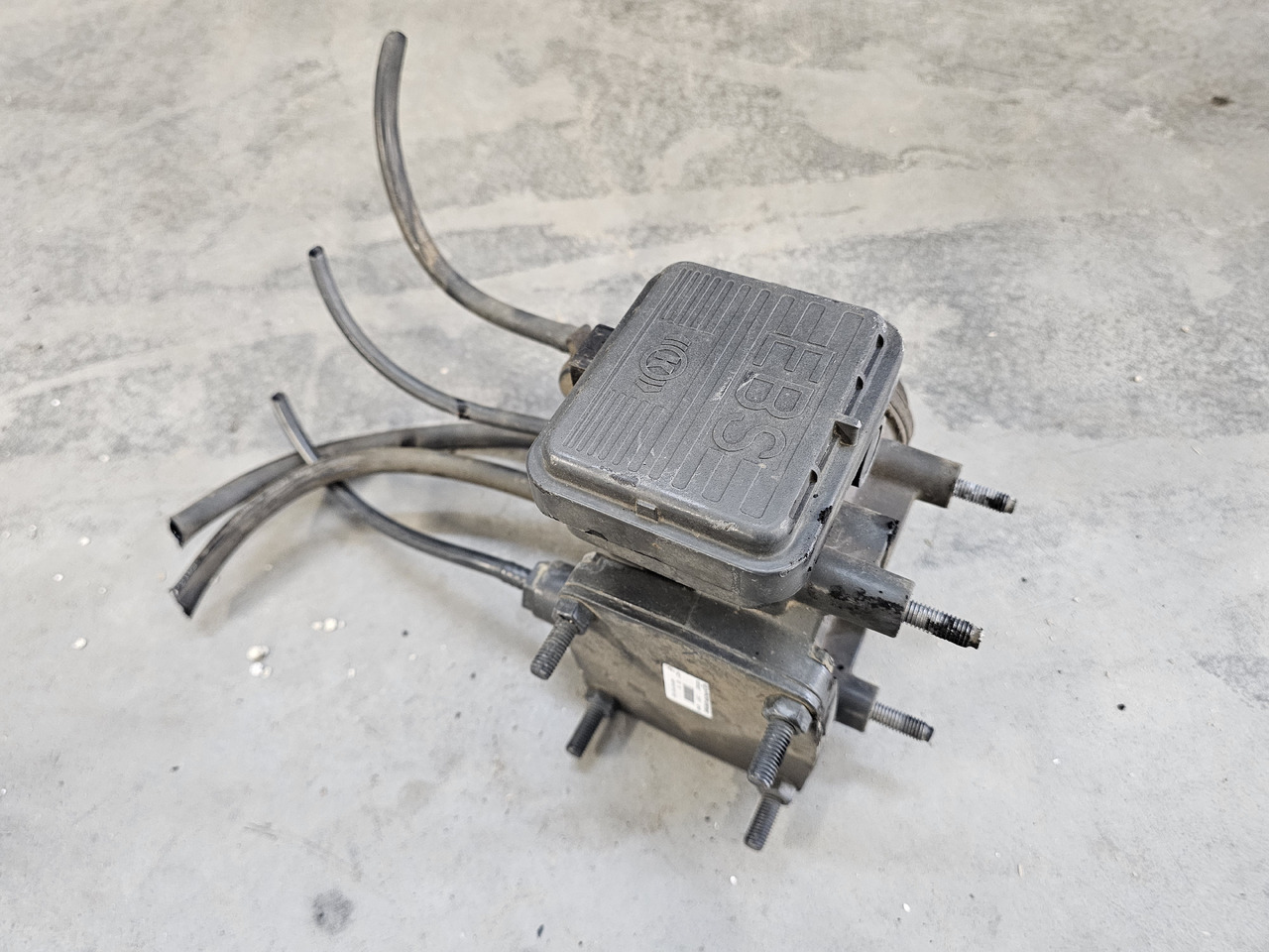 MERCEDES-BENZ MP4 / EBS VALVE / A0014311013 / K000920 - Тормозной клапан: фото 2 MERCEDES-BENZ MP4 / EBS VALVE / A0014311013 / K000920 - Тормозной клапан: фото 2