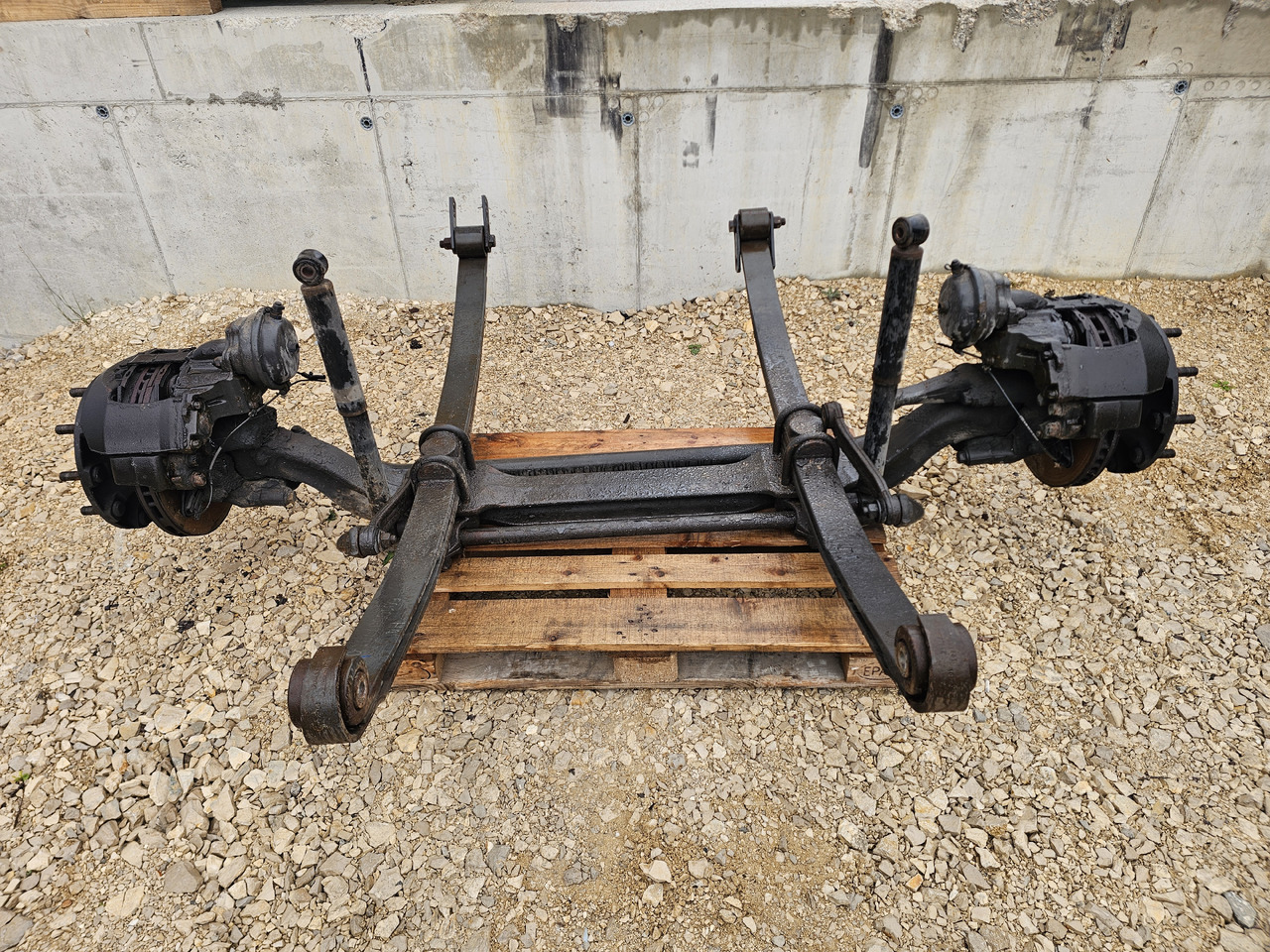 RENAULT MAGNUM DXI / COMPLETE FRONT AXLE / HUB SPRING - Передняя ось: фото 2 RENAULT MAGNUM DXI / COMPLETE FRONT AXLE / HUB SPRING - Передняя ось: фото 2