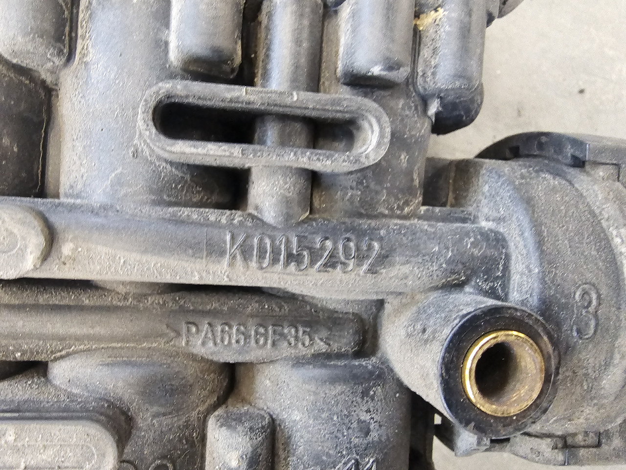 VOLVO FH FM EURO 6 / ECAS SUNSPENSION VALVE / K015292 21083657 - Тормозной клапан: фото 5 VOLVO FH FM EURO 6 / ECAS SUNSPENSION VALVE / K015292 21083657 - Тормозной клапан: фото 5