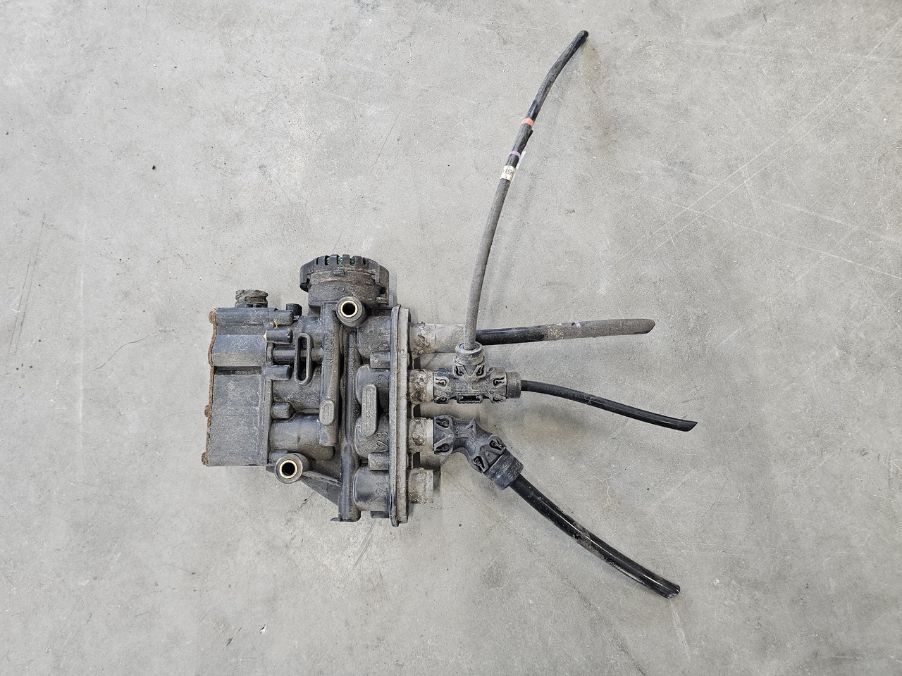 VOLVO FH FM EURO 6 / ECAS SUNSPENSION VALVE / K015292 21083657 - Тормозной клапан: фото 2 VOLVO FH FM EURO 6 / ECAS SUNSPENSION VALVE / K015292 21083657 - Тормозной клапан: фото 2