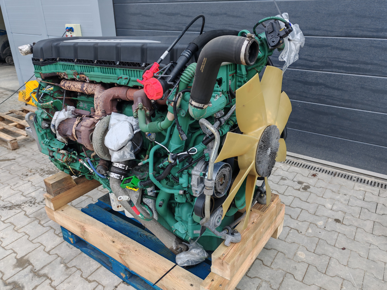 VOLVO FH4 EURO 6 / D13K460 EUVI / COMPLETE ENGINE - Двигатель: фото 4 VOLVO FH4 EURO 6 / D13K460 EUVI / COMPLETE ENGINE - Двигатель: фото 4