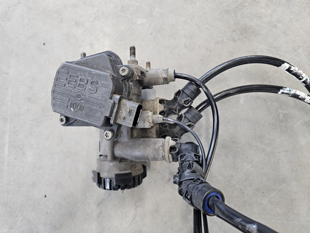 VOLVO FH4 FM4 / EBS BRAKE VALVE / 21114977 K028781 - Тормозной клапан: фото 3 VOLVO FH4 FM4 / EBS BRAKE VALVE / 21114977 K028781 - Тормозной клапан: фото 3