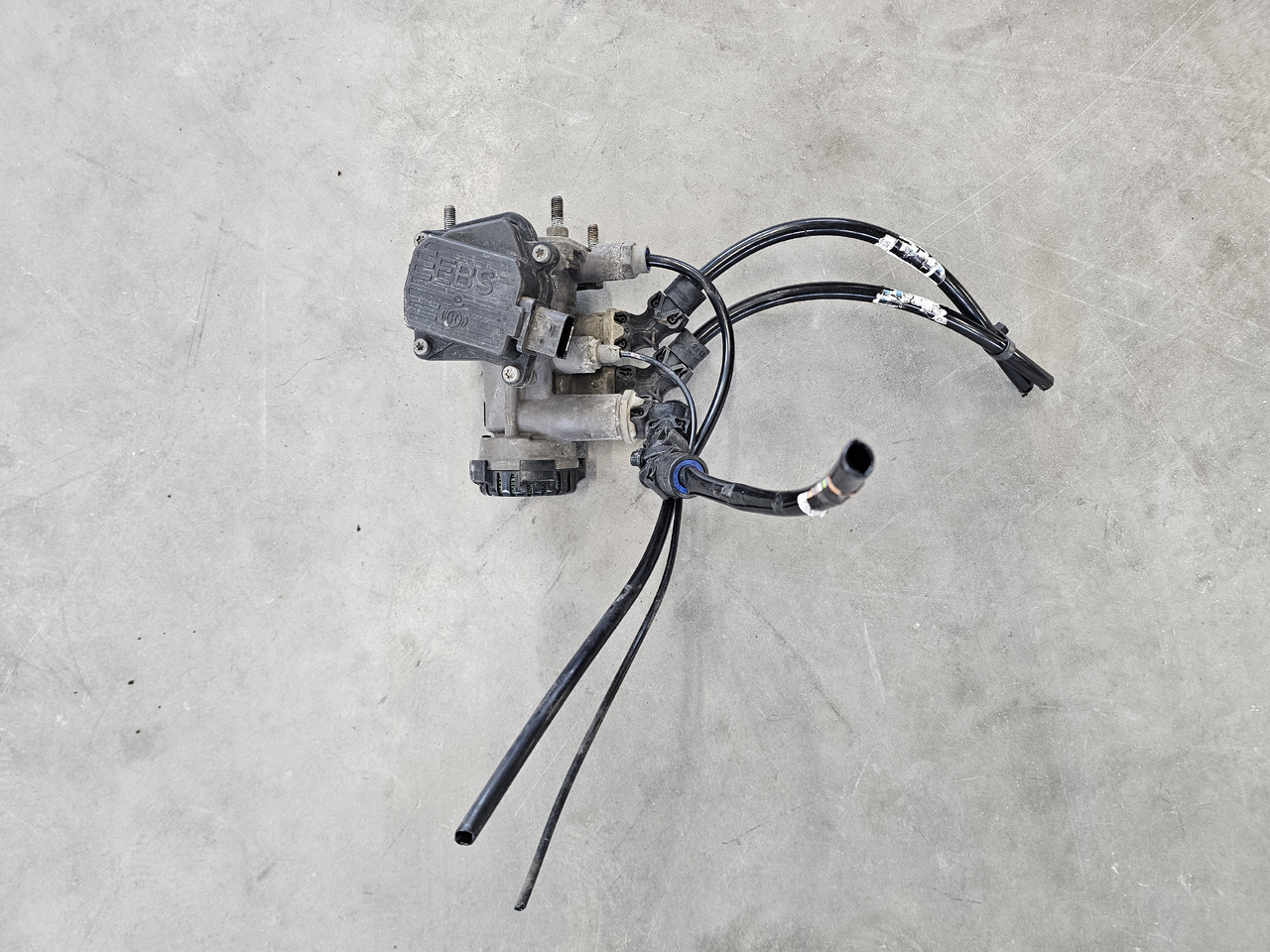 VOLVO FH4 FM4 / EBS BRAKE VALVE / 21114977 K028781 - Тормозной клапан: фото 2 VOLVO FH4 FM4 / EBS BRAKE VALVE / 21114977 K028781 - Тормозной клапан: фото 2