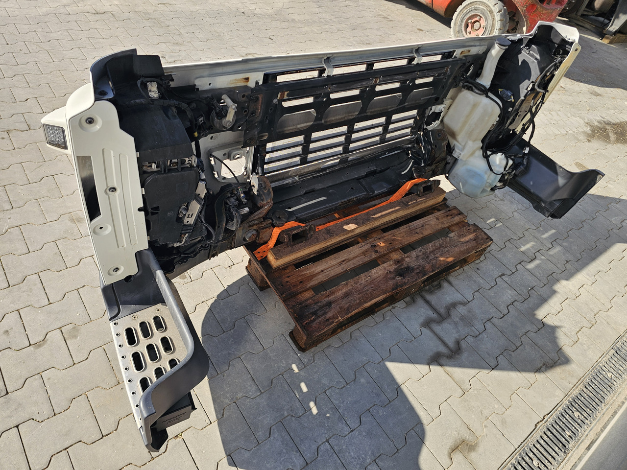 VOLVO FM 3 / COMPLETE FRONT BUMPER - Бампер: фото 3 VOLVO FM 3 / COMPLETE FRONT BUMPER - Бампер: фото 3