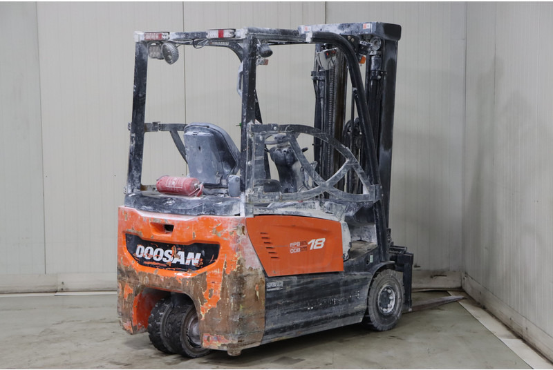Электропогрузчик Doosan B18T-7: фото 7 Электропогрузчик Doosan B18T-7: фото 7