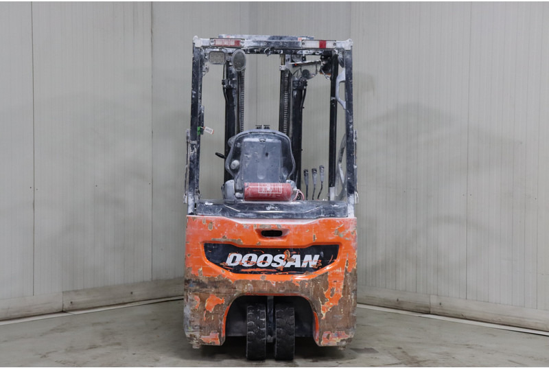 Электропогрузчик Doosan B18T-7: фото 6 Электропогрузчик Doosan B18T-7: фото 6