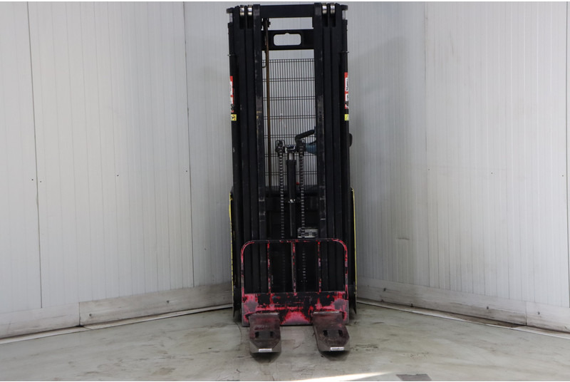 Hyster S1.4-46 - Штабелер: фото 3 Hyster S1.4-46 - Штабелер: фото 3