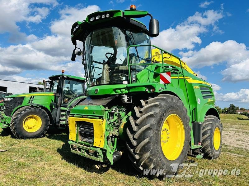 John Deere 8300 - Трактор: фото 1 John Deere 8300 - Трактор: фото 1