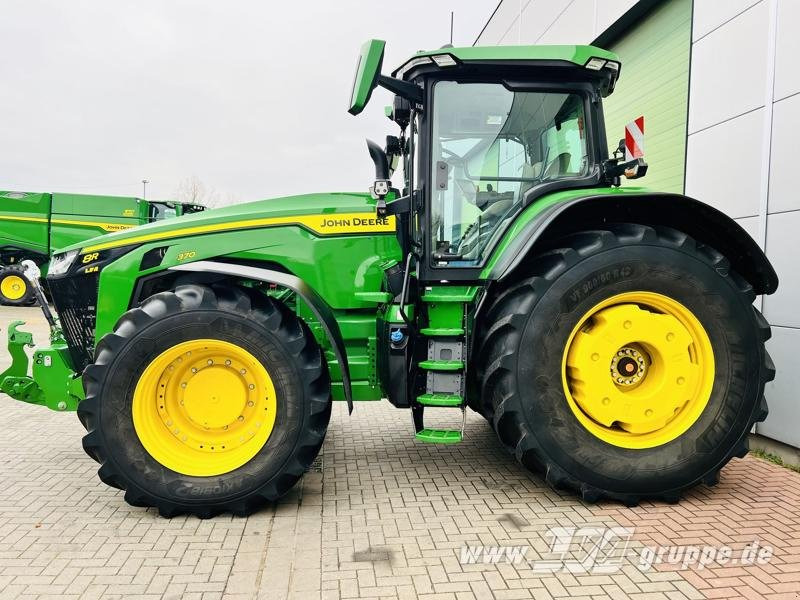 John Deere 8R 370 - Трактор: фото 4 John Deere 8R 370 - Трактор: фото 4