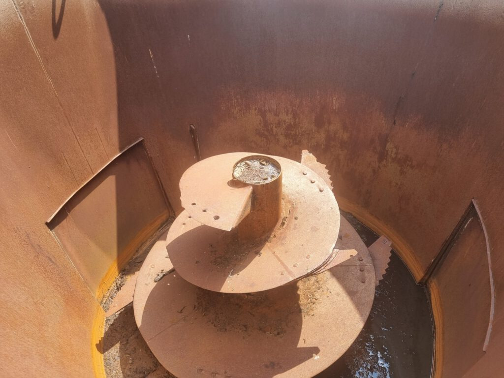 FRASTO Tornado feedwagon 12 m3 - Кормораздатчик: фото 4 FRASTO Tornado feedwagon 12 m3 - Кормораздатчик: фото 4