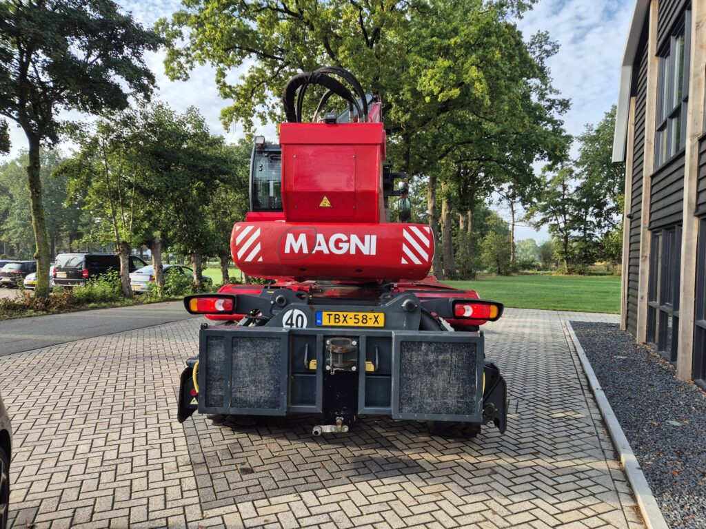 MAGNI RTH 5.21 SH - Телескопический погрузчик: фото 4 MAGNI RTH 5.21 SH - Телескопический погрузчик: фото 4