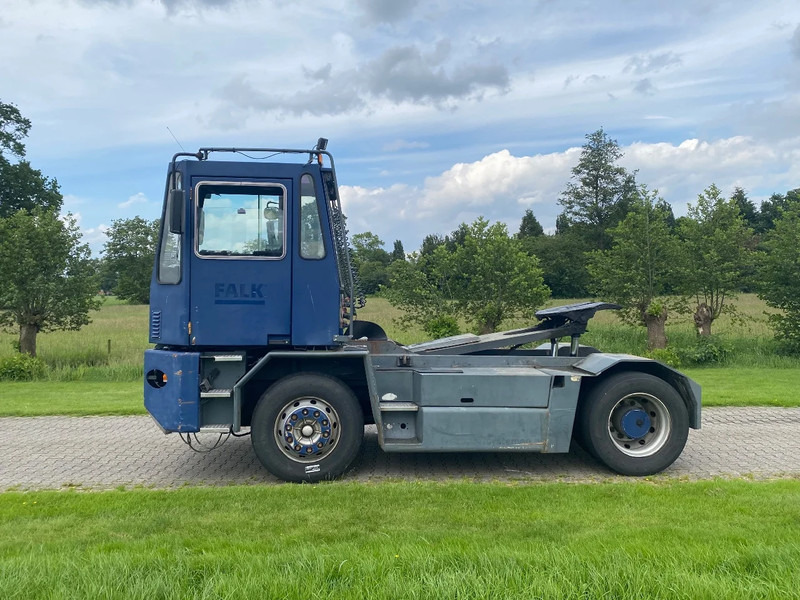 Sisu E TRX 182 | HYDROLIC | CENTRAL LUBRIGATION | NO RUST !!! - Терминальный тягач: фото 4 Sisu E TRX 182 | HYDROLIC | CENTRAL LUBRIGATION | NO RUST !!! - Терминальный тягач: фото 4